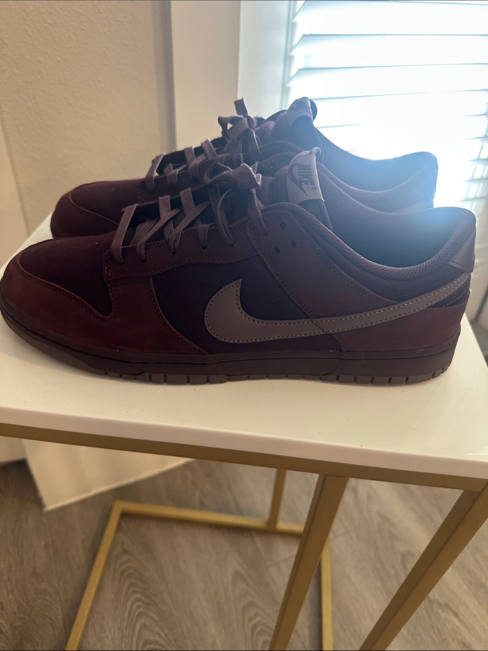 Nike Men’s Low-Top Sneakers in Dark Burgundy and Gray